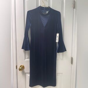 🌸M/10 Eliza J Midnight Blue Velvet Dress🌸 3/$25🌸